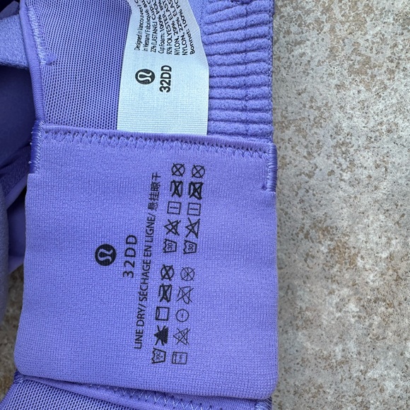 Lululemon Energy Bra - Picture 9 of 9